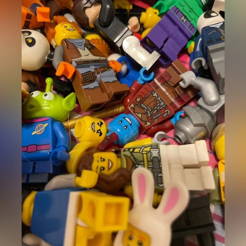 HUGE LOT OF LEGO MINI FIGURES Star Wars Lego Movie Marvel Minecraft Banana‎ man